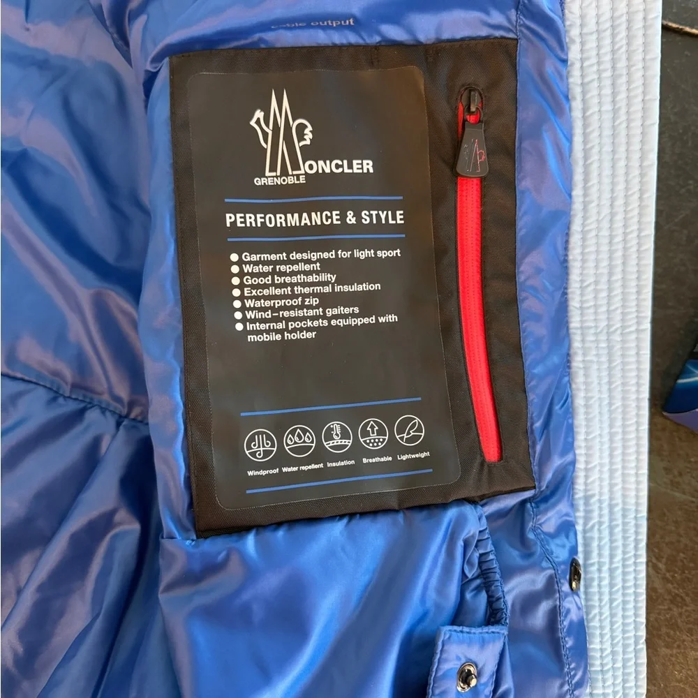 Moncler women’s Light Blue winter coat - Picture 6 of 7